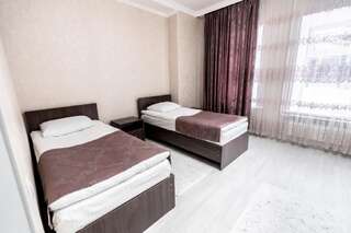 Отель MIXX HOTEL Каракол Двухместный номер с 2 отдельными кроватями и душем-13